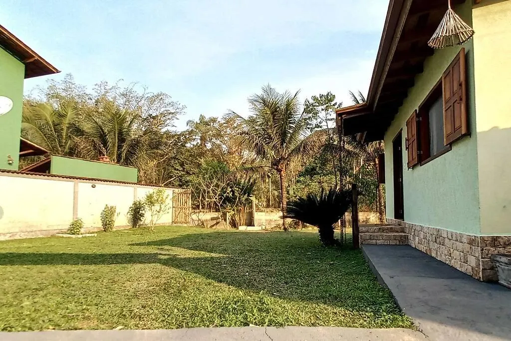 Casa com cachoeira-rio no quintal-1